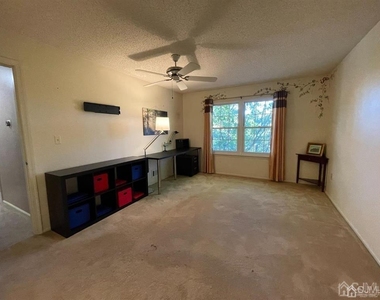 306 Hampshire Court - Photo Thumbnail 1
