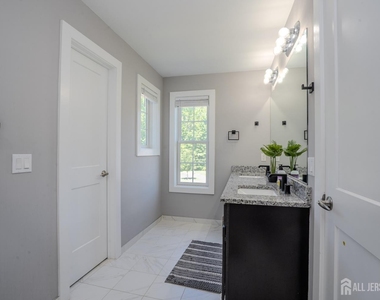 1 Audrey Street - Photo Thumbnail 32