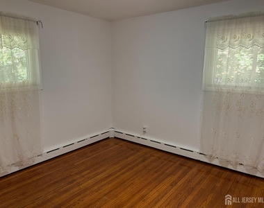 1471 Thomas Avenue - Photo Thumbnail 7