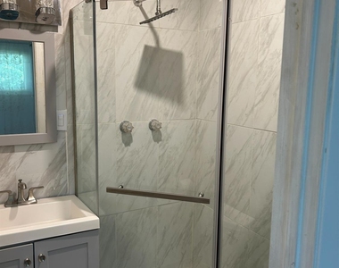 1471 Thomas Avenue - Photo Thumbnail 9
