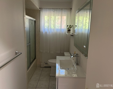 1471 Thomas Avenue - Photo Thumbnail 10