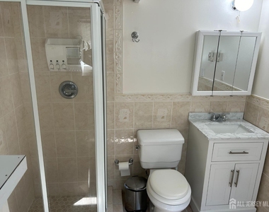 1471 Thomas Avenue - Photo Thumbnail 15