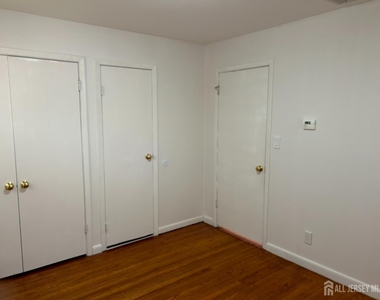 1471 Thomas Avenue - Photo Thumbnail 8