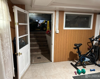 1471 Thomas Avenue - Photo Thumbnail 17