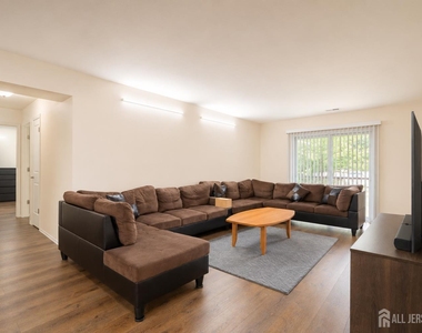 201 Edison Glen Terrace - Photo Thumbnail 7