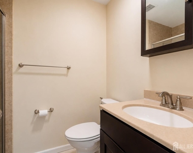 201 Edison Glen Terrace - Photo Thumbnail 17