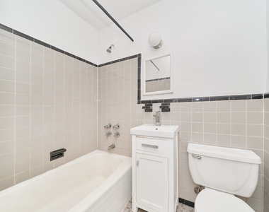 400 W 45th Street - Photo Thumbnail 5