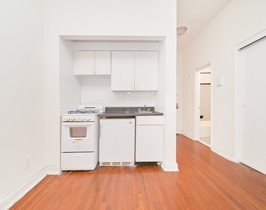 400 W 45th Street - Photo Thumbnail 4