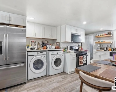 126 Hall Street - Photo Thumbnail 2