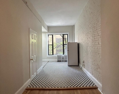 318 W 106th Street - Photo Thumbnail 5