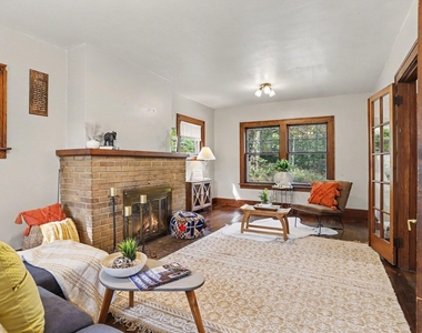 915 Walwood Place - Photo Thumbnail 5