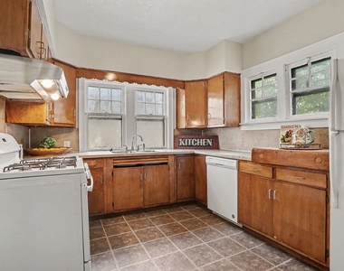 915 Walwood Place - Photo Thumbnail 8