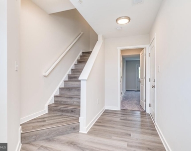 97 Moses Drive - Photo Thumbnail 3