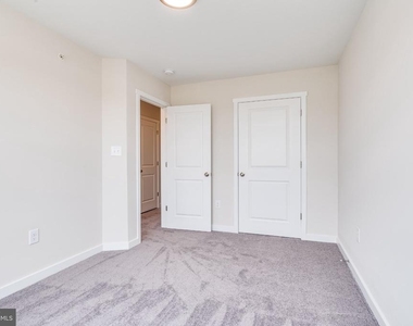 97 Moses Drive - Photo Thumbnail 31