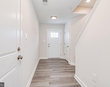 97 Moses Drive - Photo Thumbnail 2