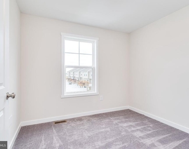 97 Moses Drive - Photo Thumbnail 32