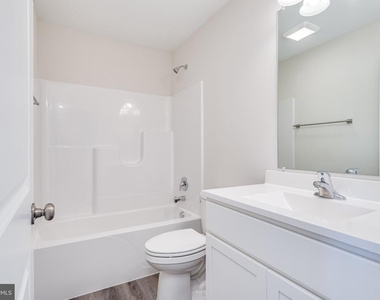 97 Moses Drive - Photo Thumbnail 22