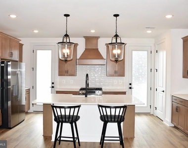 9604 Blue Ash Alley - Photo Thumbnail 8