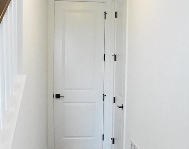 9604 Blue Ash Alley - Photo Thumbnail 5