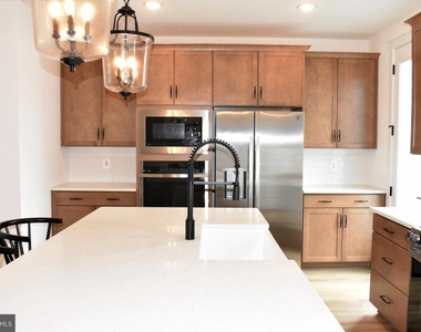 9604 Blue Ash Alley - Photo Thumbnail 12
