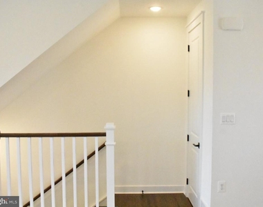 9604 Blue Ash Alley - Photo Thumbnail 7
