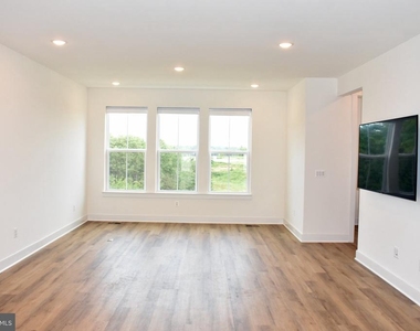 9604 Blue Ash Alley - Photo Thumbnail 9