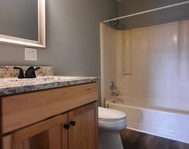 754 S S Main Street - Photo Thumbnail 8