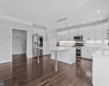 11889 Bradley Forest Road - Photo Thumbnail 13