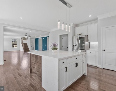 11889 Bradley Forest Road - Photo Thumbnail 16