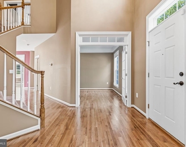 2114 Jellico Court - Photo Thumbnail 3