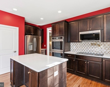 2114 Jellico Court - Photo Thumbnail 13