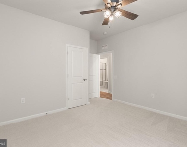15795 Gardenia Ridge Way - Photo Thumbnail 35