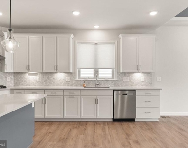 15795 Gardenia Ridge Way - Photo Thumbnail 13