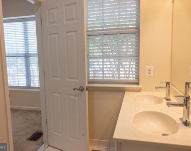 1832 Cedar Cove Way - Photo Thumbnail 31