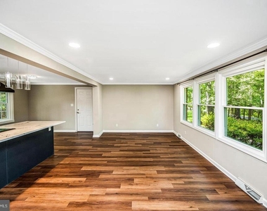 115 Washington Street - Photo Thumbnail 5