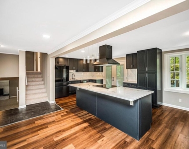 115 Washington Street - Photo Thumbnail 8