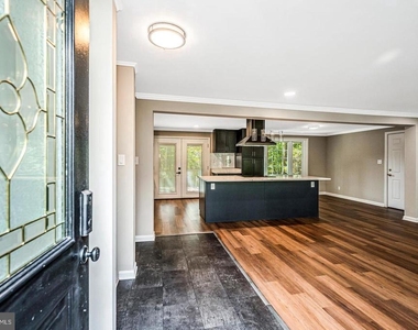 115 Washington Street - Photo Thumbnail 4