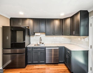 115 Washington Street - Photo Thumbnail 12