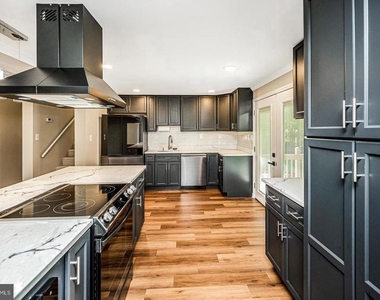 115 Washington Street - Photo Thumbnail 11