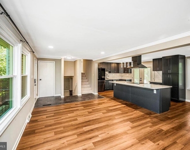 115 Washington Street - Photo Thumbnail 6