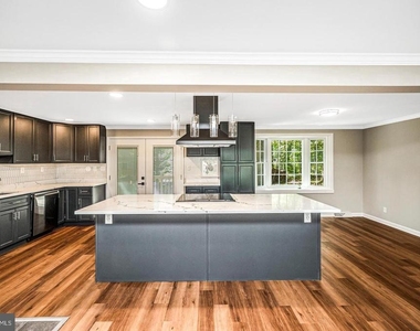 115 Washington Street - Photo Thumbnail 9