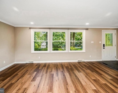 115 Washington Street - Photo Thumbnail 7