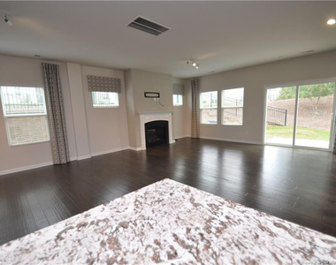 1107 Doe Blossom Lane - Photo Thumbnail 12
