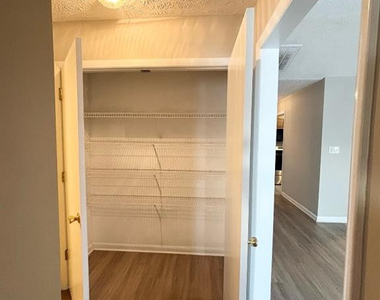4753 Banks Court - Photo Thumbnail 10