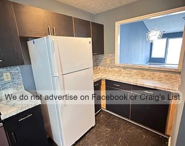 946 Stewarts Creek Drive - Photo Thumbnail 2