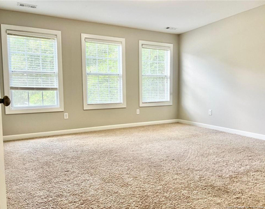 586 Ruth Circle - Photo Thumbnail 21