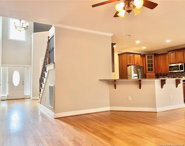 586 Ruth Circle - Photo Thumbnail 7