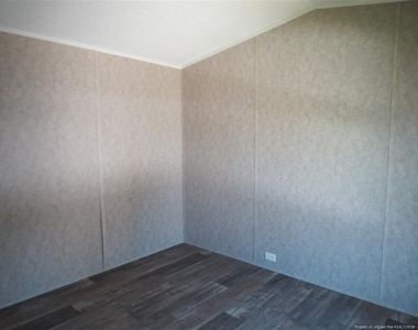 1638 Buzz Drive - Photo Thumbnail 6