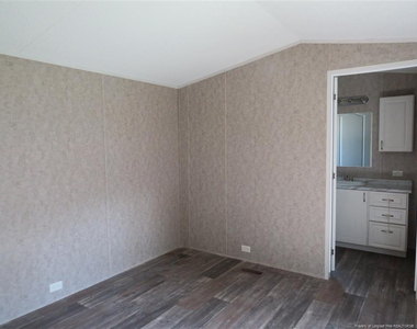 1638 Buzz Drive - Photo Thumbnail 3