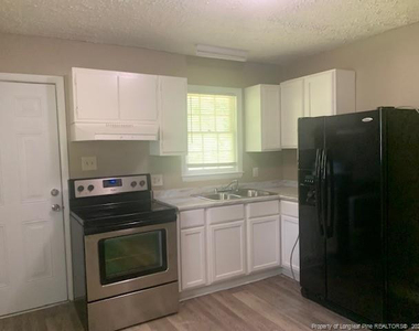814 Varsity Drive - Photo Thumbnail 3